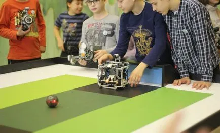 Robotsentr 2015, че такъв робот, кът за култура