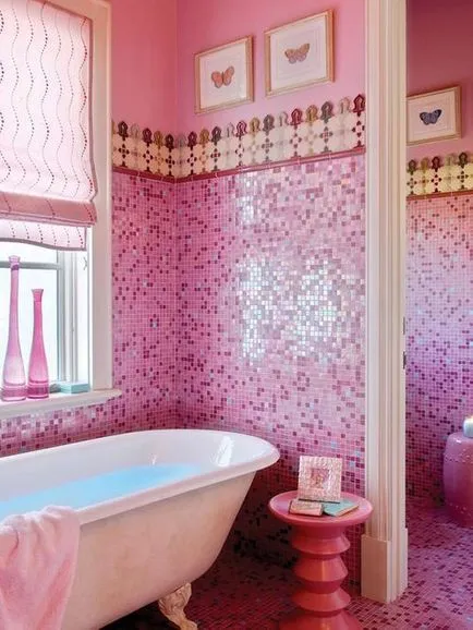 Rózsaszín fürdőszoba belsőépítészeti színes fénykép