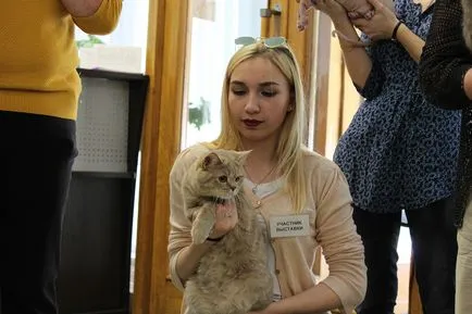 Cat crema societății au adunat în Bobruisk Exhibition Hall, Bobruisk