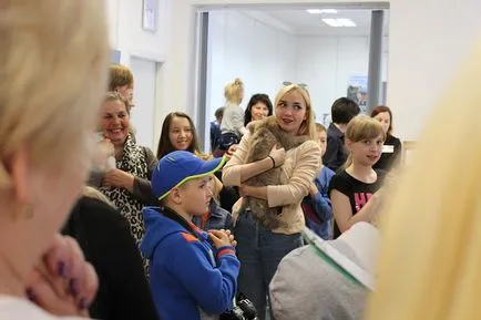 Cat crema societății au adunat în Bobruisk Exhibition Hall, Bobruisk