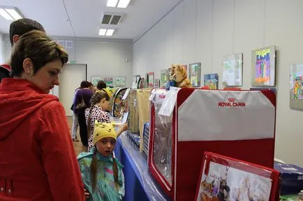 Cat crema societății au adunat în Bobruisk Exhibition Hall, Bobruisk