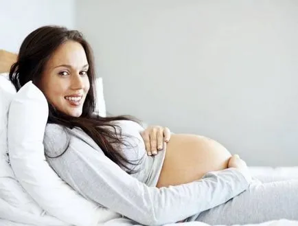 Спете в продължение на две или няколко съвета за това как да се спи по време на бременност - с мама