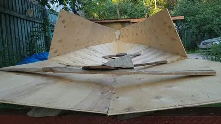 Изграждане лодки баракуди с ръце на Som на проекта