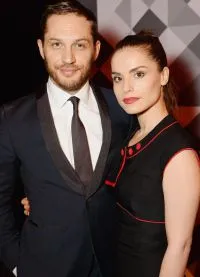 Tom Hardy și Sharlotta Rayli