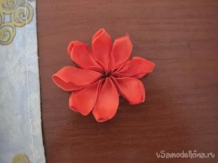 Декорация в кадър техника kanzashi