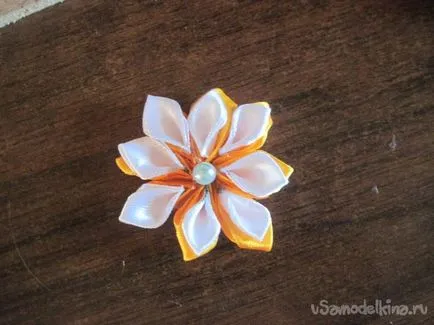 Декорация в кадър техника kanzashi