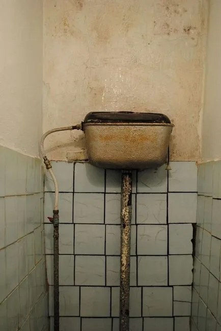 Întrebarea secolului! Care sunt cele două butoane de pe WC cisternei 2