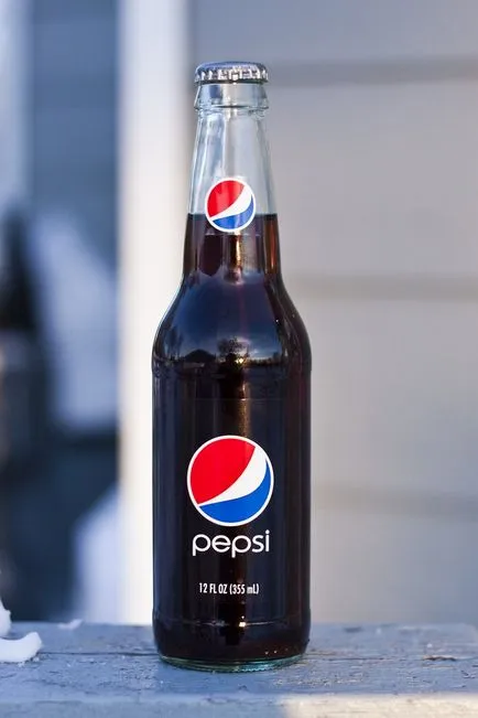 Dintr-o sticlă de Pepsi