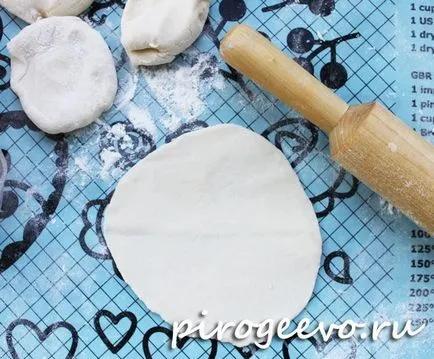 Хрупкави пасти рецепта с стъпка по стъпка снимки (Choux сладкарски)
