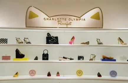 Charlotte olympia (76 fotó) Cipő, cipők és balett lakások macskák, táskák, szandálok és cipők a kapszulából