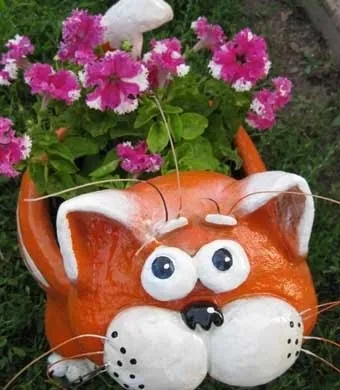 container de flori în formă de pisică, cu propriile sale mâini
