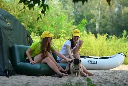 Ce să ducă la o excursie pe jos de apă pe caiace și cum să organizeze rafting pe râul cu un maxim