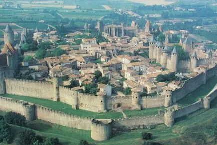 Donturistik, Carcassonne
