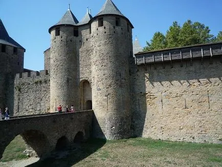 Donturistik, Carcassonne