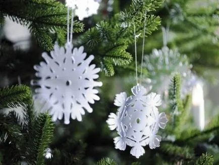 jucării de Crăciun, cu propriile lor mâini decorarea unui pom de Crăciun cu hârtie, țesături, lemn și alte improvizate