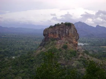 A Mount Sigiriya (sigiriya) vagy oroszlán szikla sziget Srí Lanka