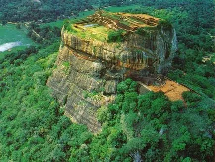 Mount Сигирия (Сигирия) или лъв рок остров Шри Ланка