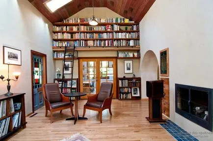 Design interior și o bibliotecă acasă, un loc frumos pentru a citi
