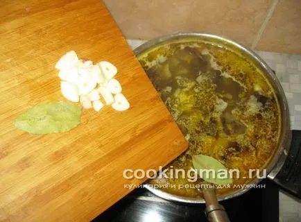 Мед челядинка гъбена супа - готвене за мъже