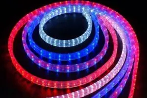 Как да се свържете с LED въже светлина със собствените си ръце