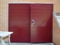 Как да направите своя суинг гаражни врати от метални ръце