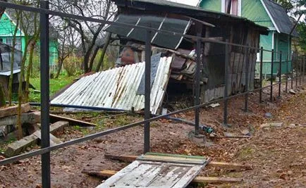 Hogyan készítsünk egy kerítés hullámos saját kezűleg telepíti oszlopok, így a keret, és a kapu