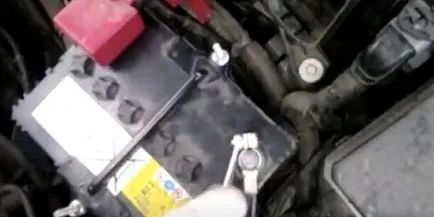 Cum se scoate bateria la mitsubishi ASX (Mitsubishi ACX)