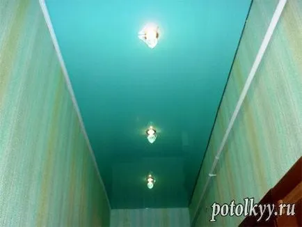 Как да изберете цвят за тавана на коридора