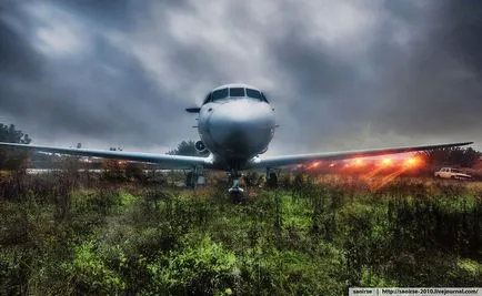 Avion cimitir în suburbii, știri fotografie