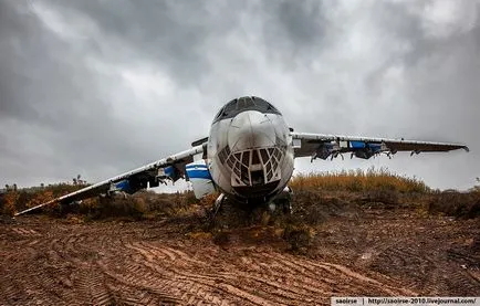 Avion cimitir în suburbii, știri fotografie